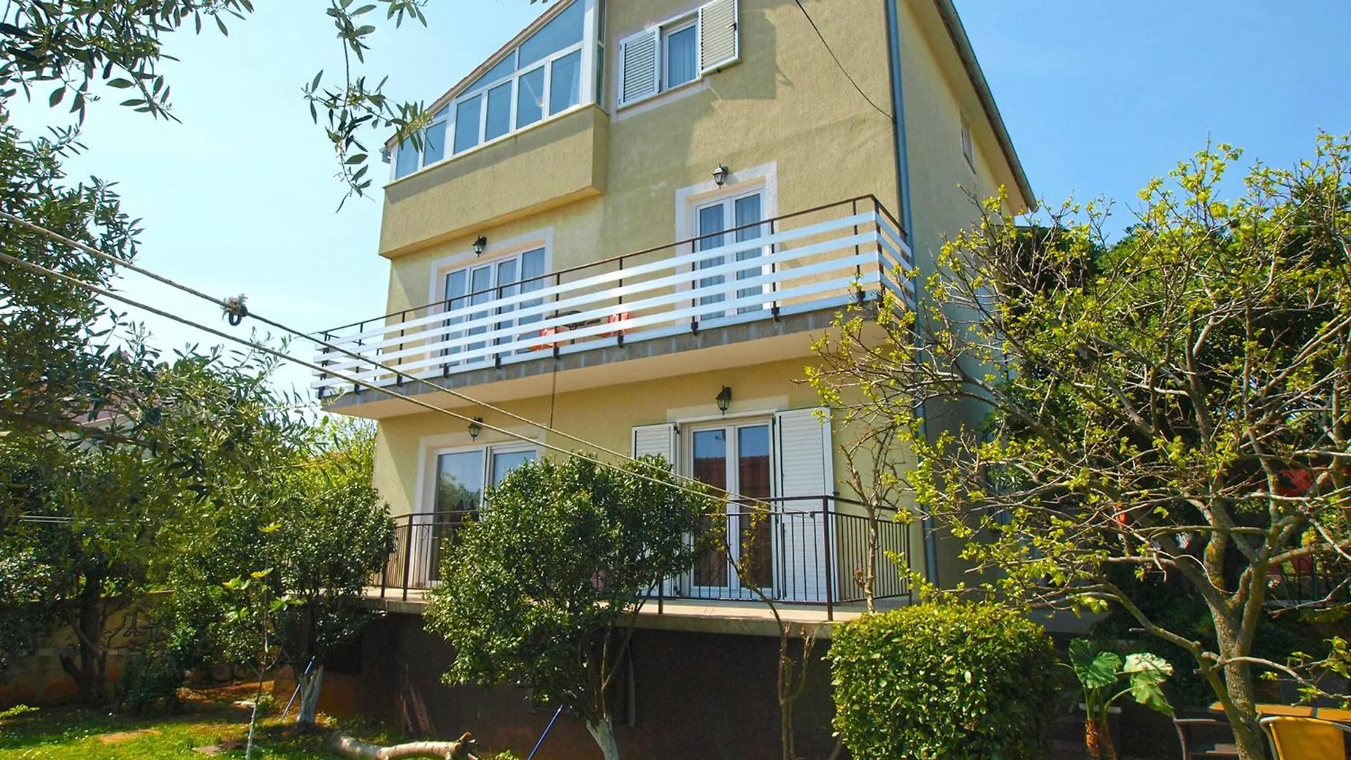 Apartment Emina 2317 Premantura 0*,  Croatia